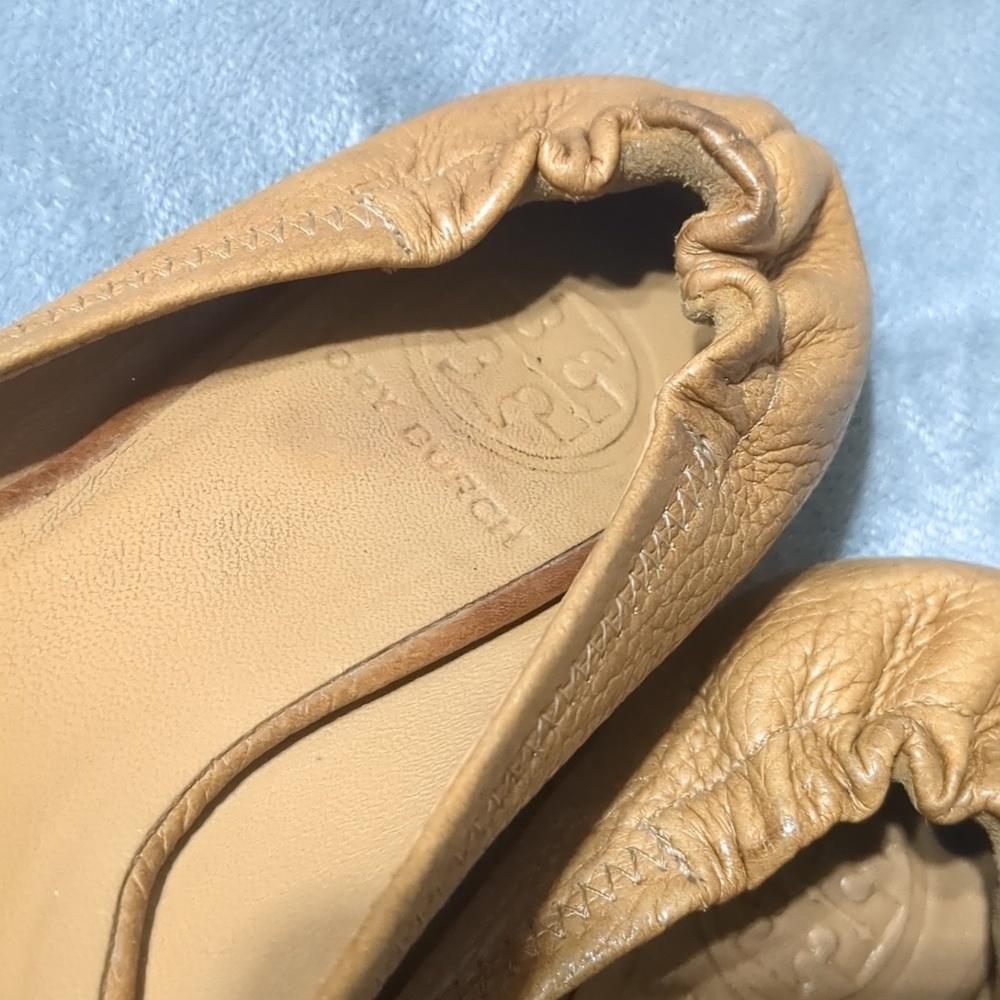 Tory Burch Reva Tumbled Logo Flats size 4.5 - Picture 4 of 10